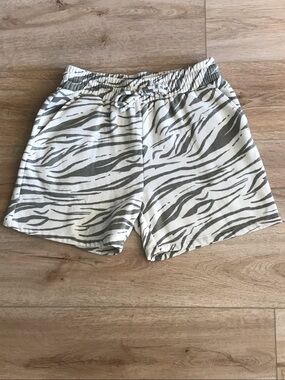 Oli & Viv Zebra-Print Drawstring Athletic Shorts - Cream and Olive Green Size S